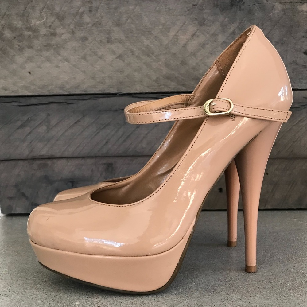Adorable Tan Pumps